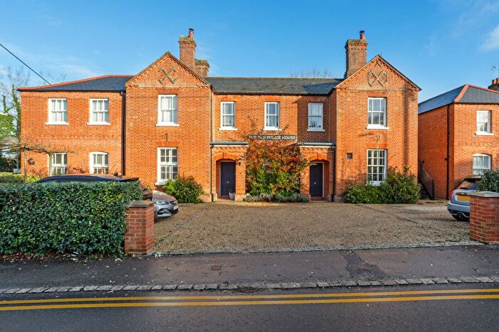 2 Bedroom Flat For Sale In Park Street, Hungerford, RG17