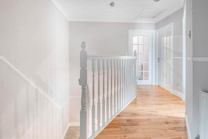 4 Bedroom End Of Terrace House For Sale In Heron Rise, Dundee, DD4
