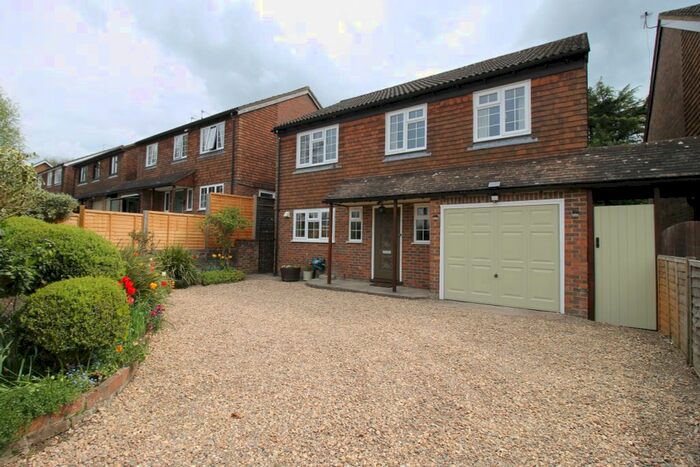 4 Bedroom Detached House To Rent In Maybrook Gardens, High Wycombe, HP13