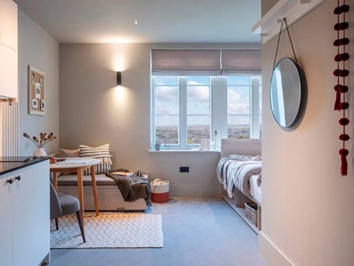 Studio To Rent In Augustus Road, London, SW19