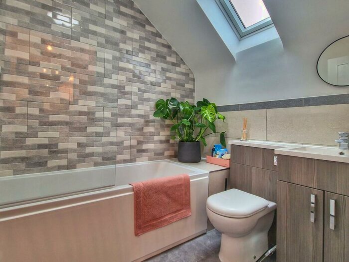 1 Bedroom Apartment For Sale In Cherry Mews, Maulden, Bedfordshire, MK45