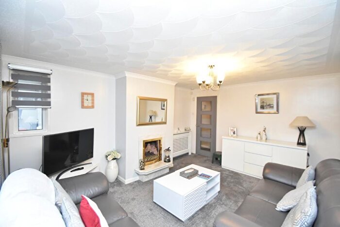 2 Bedroom Flat For Sale In Friarscroft, Kirkintilloch, Glasgow, G66