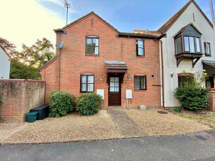 1 Bedroom Property To Rent In Pages Lane, Uxbridge, UB8