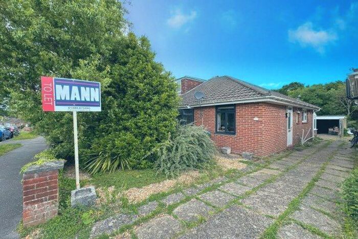 2 Bedroom Bungalow To Rent In Nicholas Crescent, Fareham, PO15