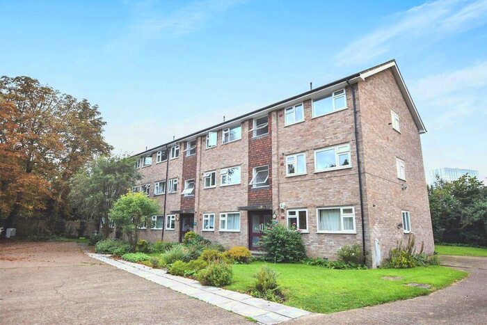 2 Bedroom Flat To Rent In Cavendish Road, Colliers Wood, London, SW19