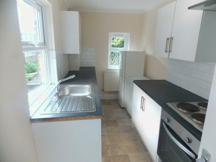 5 Bedroom Semi-Detached House To Rent In Antill Road, Bow, London, Video Available, E3