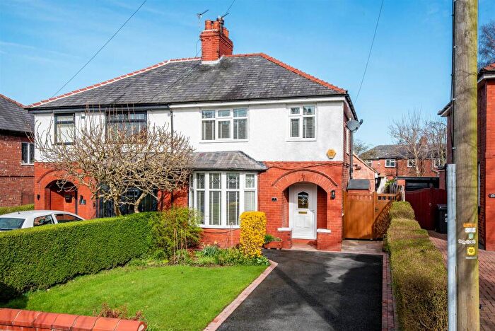 3 Bedroom Semi Detached House For Sale In Broadway, Leyland, PR25