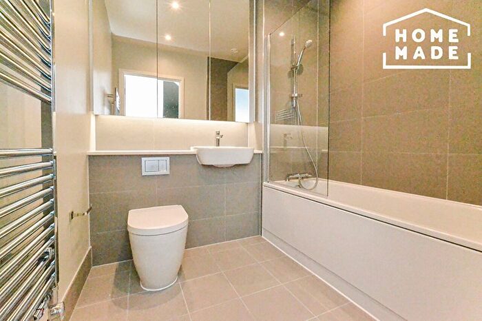 2 Bedroom Flat To Rent In Bridge House, Stratford, E20