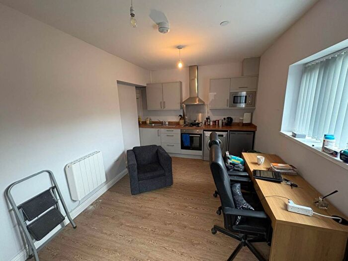 1 Bedroom Flat To Rent In Pontardulais Road, Gorseinon, Swansea, SA4