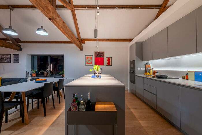 3 Bedroom Apartment To Rent In Milton Street, Sheffield, S3