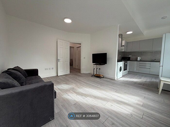 2 Bedroom Flat To Rent In Leighton Buzzard Road, Hemel Hempstead, HP1