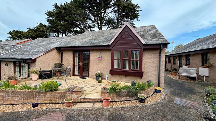 2 Bedroom Bungalow For Sale In Maes Berllan, Craig Y Don, Llandudno, LL30