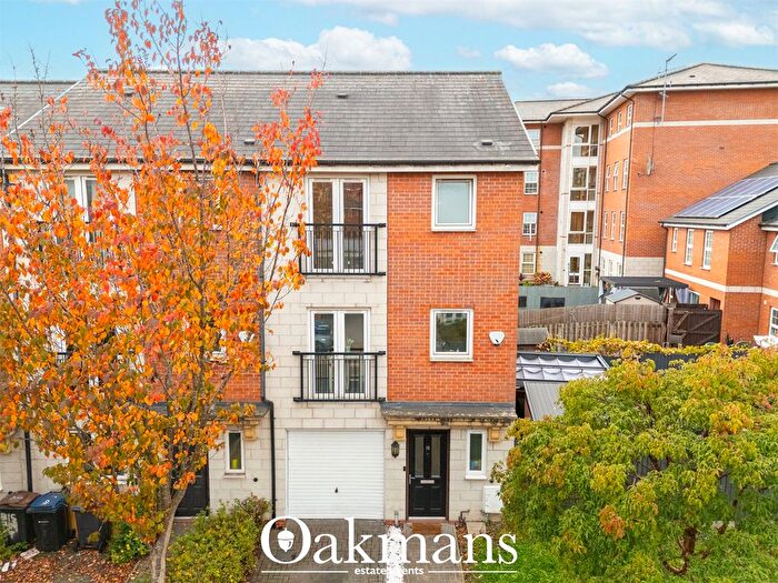 3 Bedroom Semi-Detached House For Sale In Springmeadow Road, Birmingham, West Midlands, B15