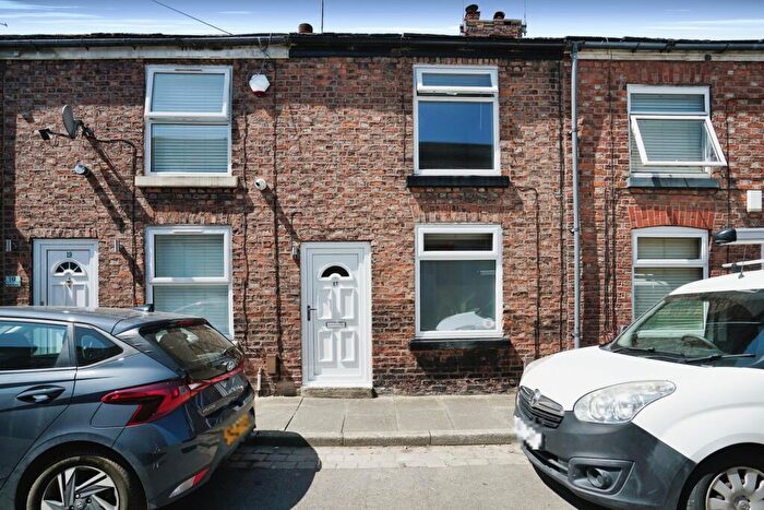2 Bedroom Terraced House To Rent In Pool Street, Macclesfield, Cheshire, SK11