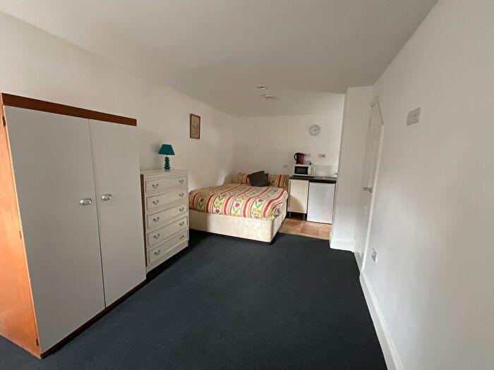 Studio To Rent In Cross Street, Willenhall, WV13