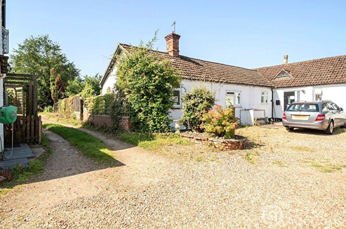 2 Bedroom Bungalow For Sale In Bicester Road, Twyford, Buckingham, MK18