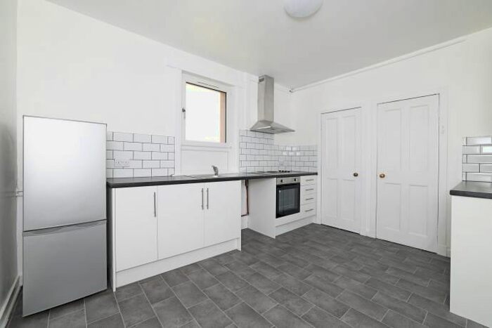 1 Bedroom Flat To Rent In Fairbairn Street, Dundee, DD3