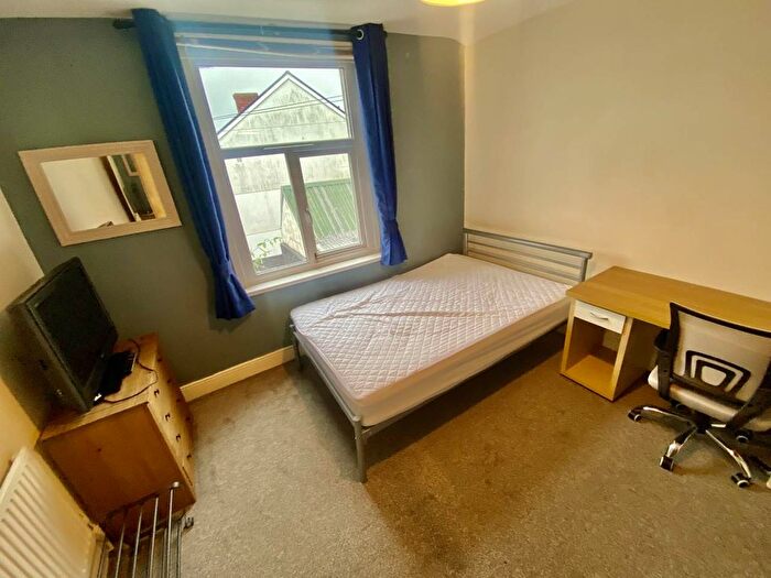 3 Bedroom Flat To Rent In Gwydr Crescent, Uplands, Swansea, SA2