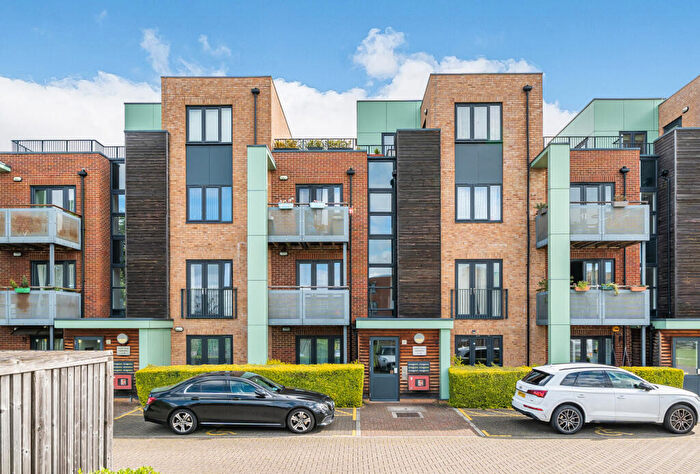 3 Bedroom Penthouse For Sale In Esquiline Lane, Mitcham, CR4