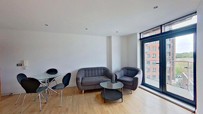 2 Bedroom Flat To Rent In Gotts Road, Leeds, LS12