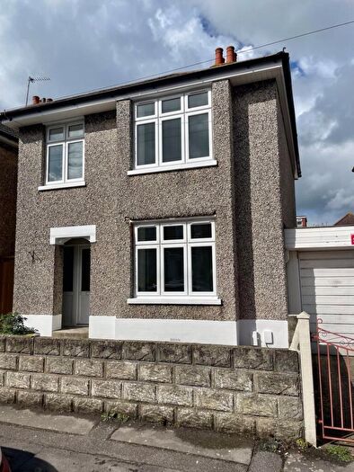 4 Bedroom Detached House To Rent In Beautifully Renovated Three-bedroom Property Located At Redhill, Ensbury Park £ Pcm - Available March, BH9