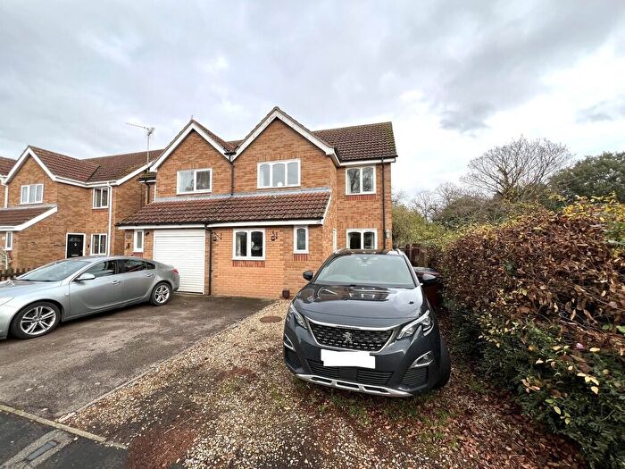 4 Bedroom Semi Detached House For Sale In Curlew Avenue, Chatteris, Cambs., PE16