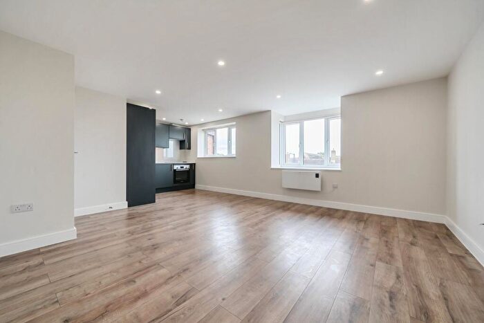 1 Bedroom Flat For Sale In Chase Road, London, N14