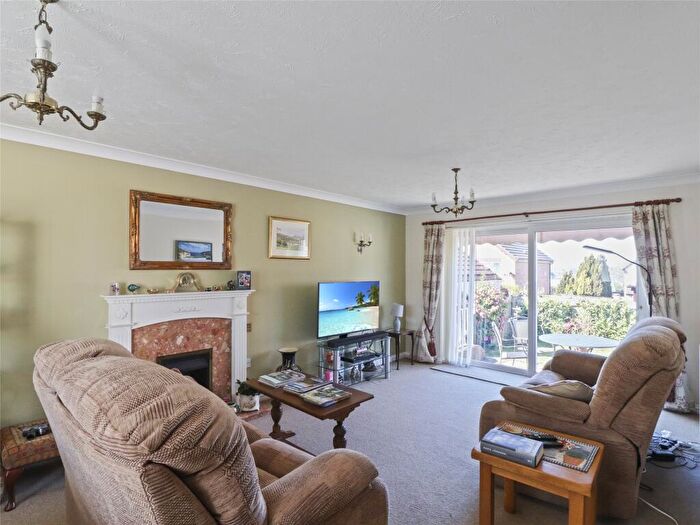 3 Bedroom Bungalow For Sale In Kingsmead Drive, Great Torrington, Devon, EX38