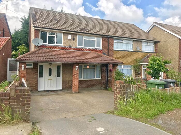 3 Bedroom Semi-Detached House To Rent In Northborough Road, Slough, SL2