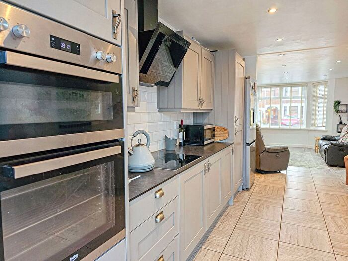 3 Bedroom End Of Terrace House For Sale In Donnington Avenue, Coventry, CV6