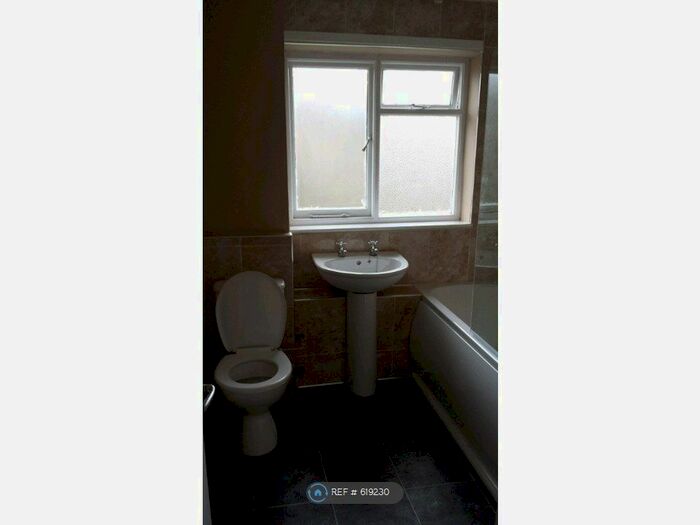 2 Bedroom Flat To Rent In Cardigan Court, Caerleon NP18