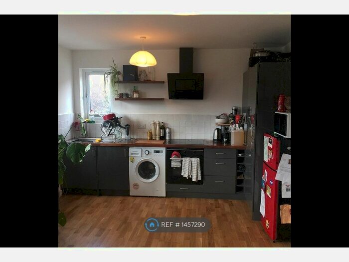 1 Bedroom Flat To Rent In Weldon Court, London, SE8