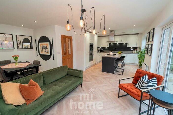 4 Bedroom Detached House For Sale In Heaton Way, Kirkham, PR4