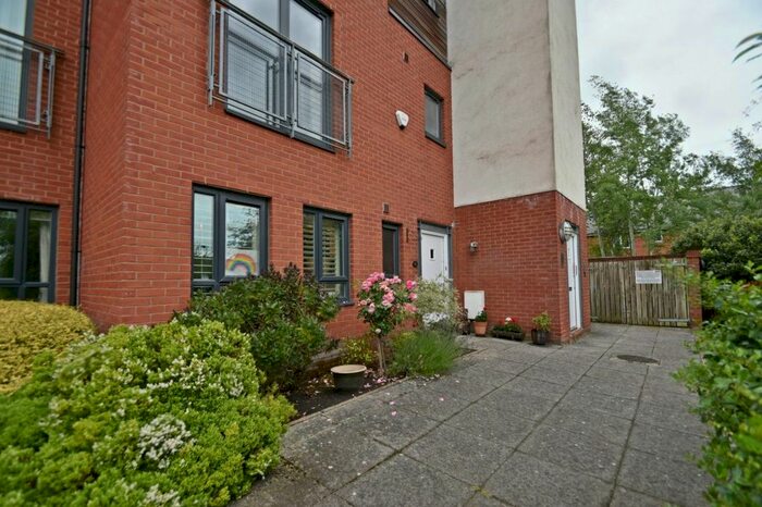 3 Bedroom Flat To Rent In Cavendish Road, West Didsbury, Didsbury, Manchester, M20