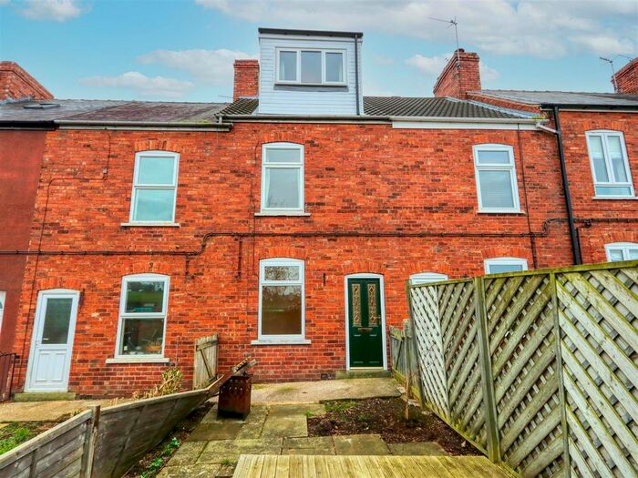 4 Bedroom Terraced House To Rent In Prospect Terrace, Brockwell, Chesterfield, Derbyshire, S40