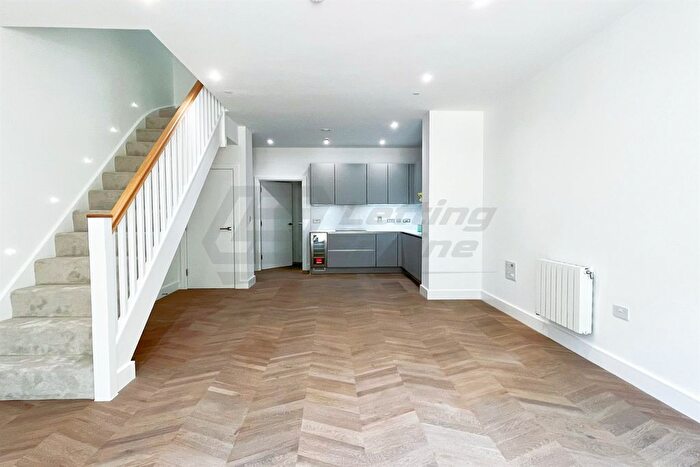 4 Bedroom Flat To Rent In Handley Drive, London, SE3