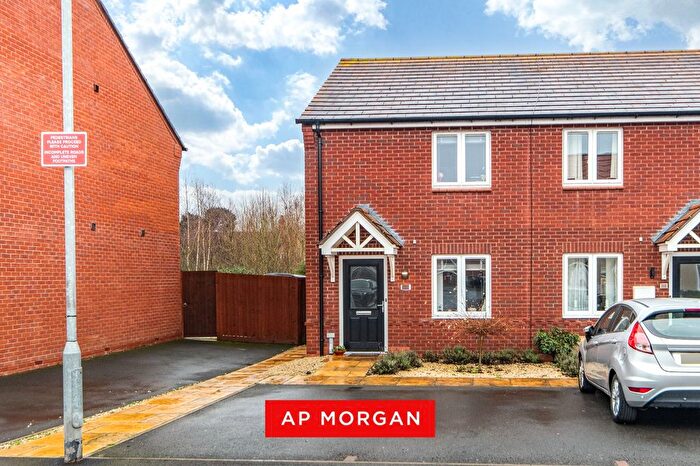 2 Bedroom End Terrace House For Sale In Centenary Way, Copcut, Droitwich, Worcestershire, WR9