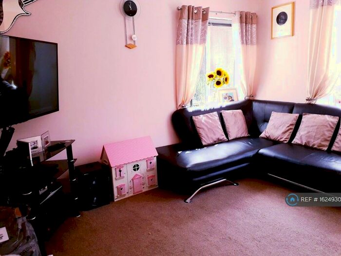 2 Bedroom Maisonette To Rent In Pollard Road, Morden, SM4