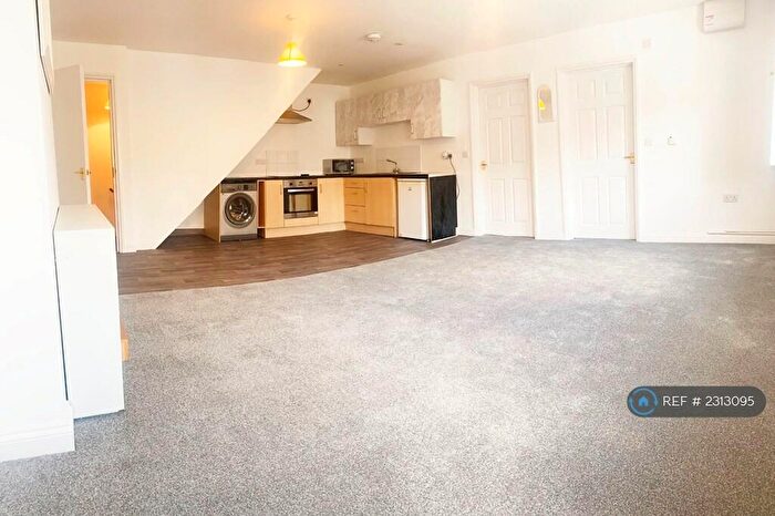 2 Bedroom Maisonette To Rent In Fishponds Road, Fishponds, Bristol, BS16
