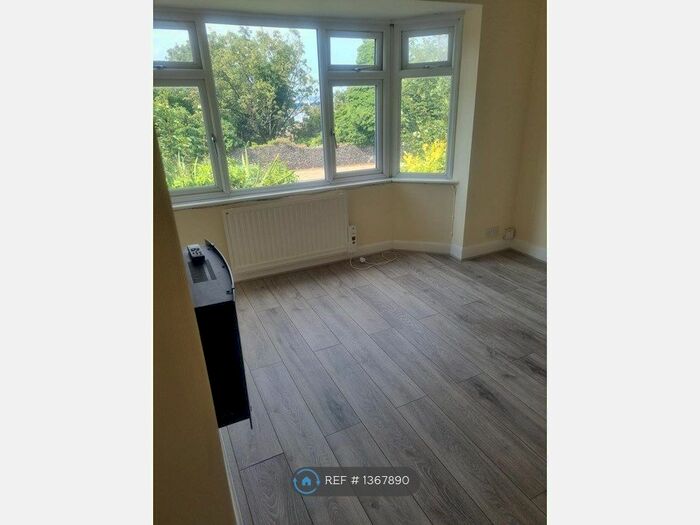 2 Bedroom Flat To Rent In London Road, Northfleet, Gravesend, DA11