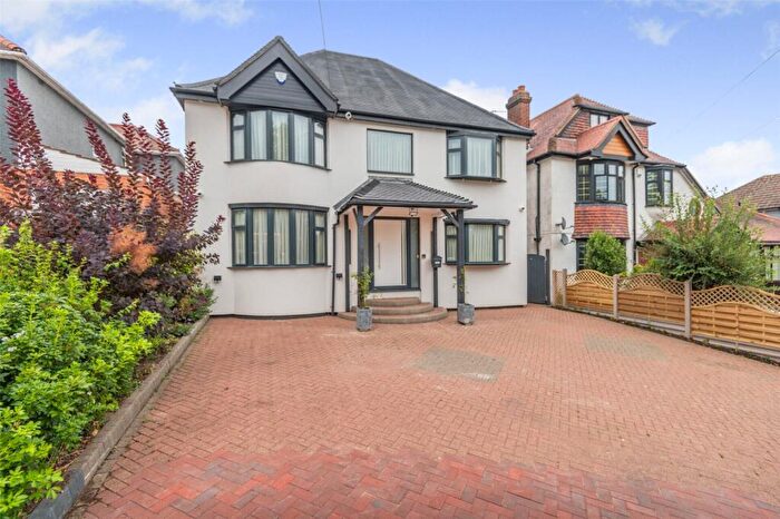 3 Bedroom Detached House For Sale In Watling Street, Rochester, Kent, ME2