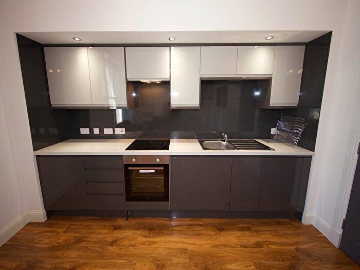 2 Bedroom Flat To Rent In Union Place, Dundee, DD2