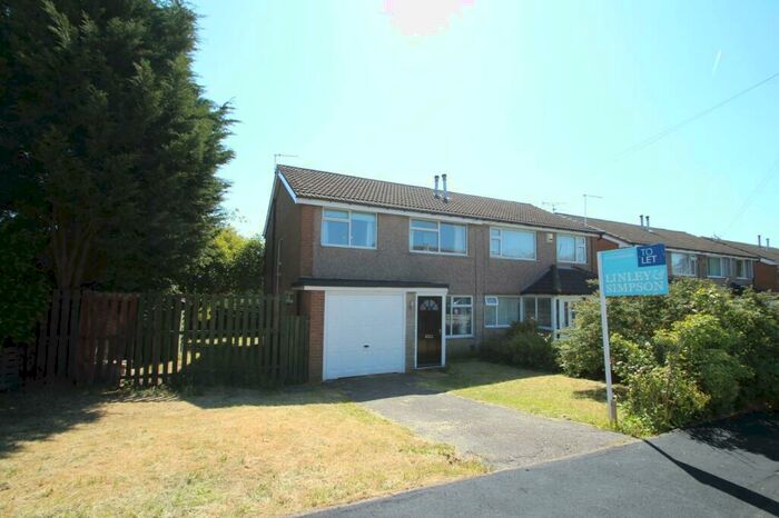 3 Bedroom House To Rent In Kenworthy Gardens, Leeds, West Yorkshire, Uk, LS16