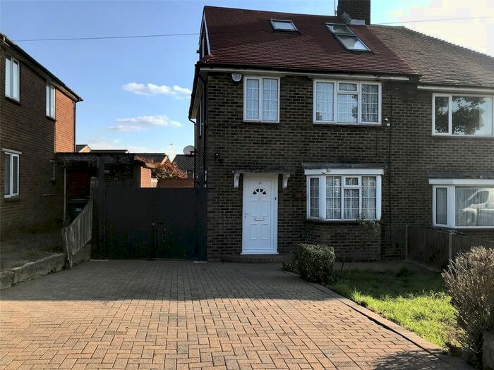4 Bedroom Semi-Detached House To Rent In Fordham Road, New Barnet, EN4