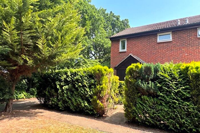 1 Bedroom Terraced House To Rent In Goldsworth Park, Woking, GU21