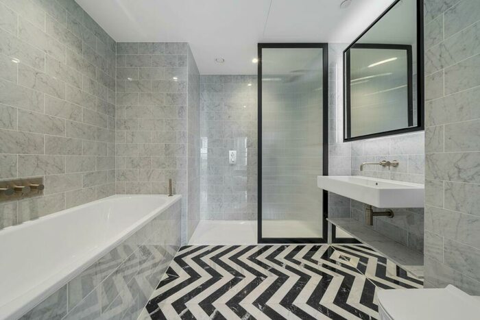 2 Bedroom Apartment For Sale In Bagshaw Building, Wards Place, London, E14