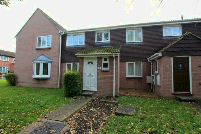 3 Bedroom Terraced House To Rent In Linnet Walk, Wokingham, RG41