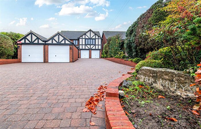 5 Bedroom Detached House For Sale In Wrotham Road, Meopham, Gravesend, Kent, DA13