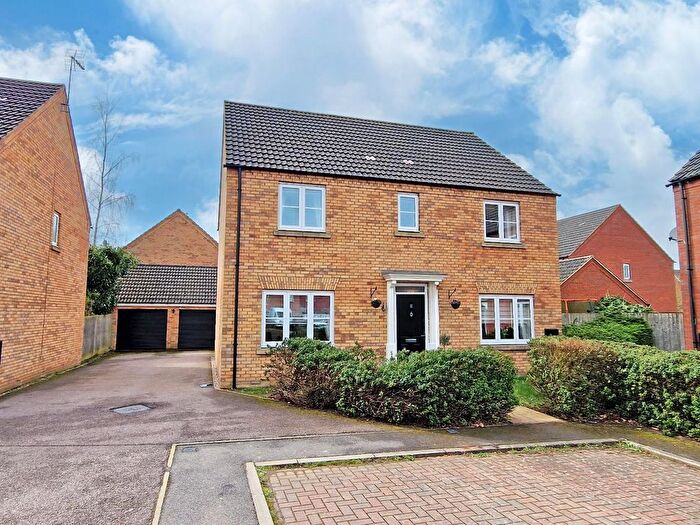 4 Bedroom Detached House For Sale In Grebe Close, Calvert, Buckingham, MK18