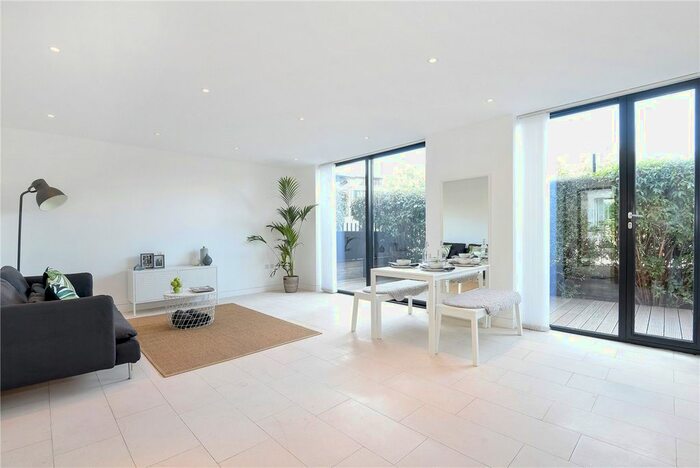 2 Bedroom Flat To Rent In Latitude House, Oval Road, London, NW1